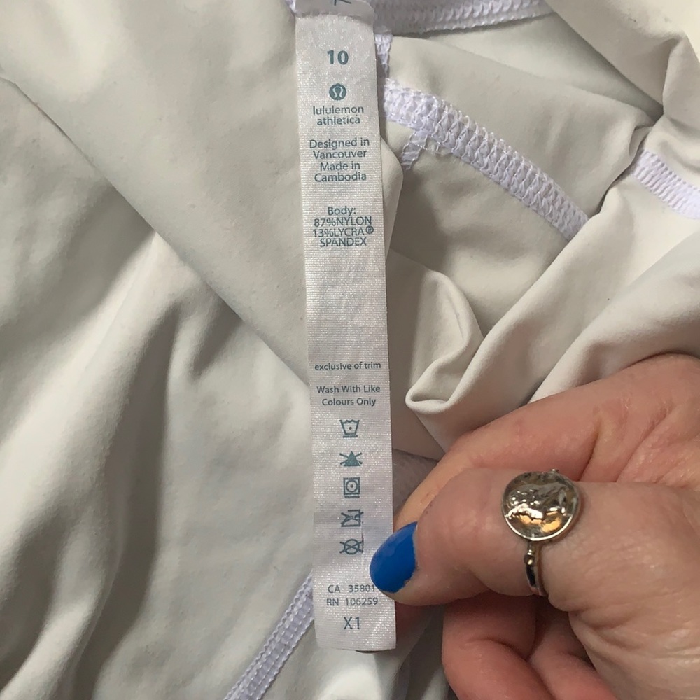 White lululemon leggings